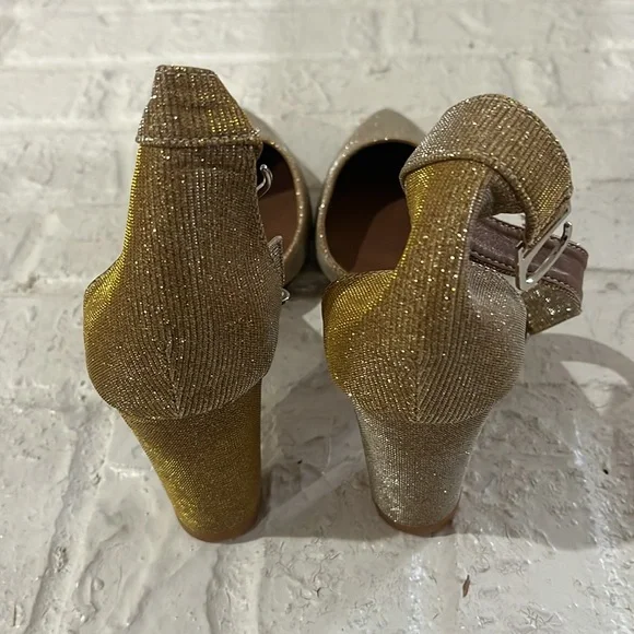 NWT Glitter Gold Pointed Toe Ankle Strap Block Heel Shoe Size 11 - Picture 4 of 7